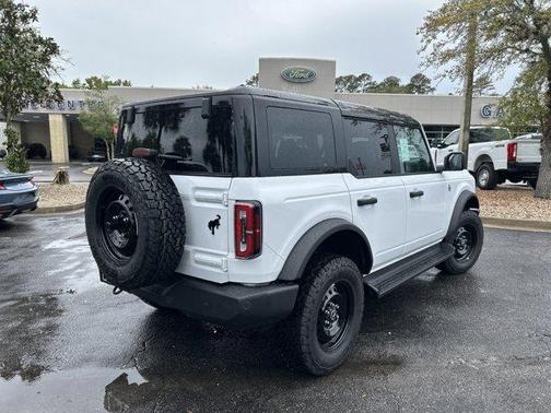 Oxford White 2026 Ford Bronco Outer Banks