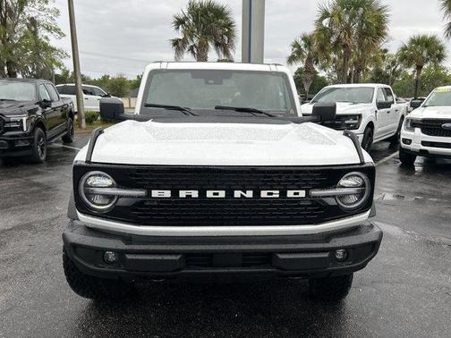 Oxford White 2026 Ford Bronco Outer Banks