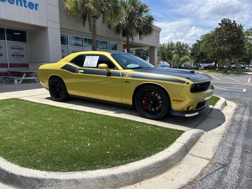 Gold Rush 2021 Dodge Challenger R/T Scat Pack