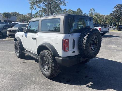 2025 Ford Bronco Base