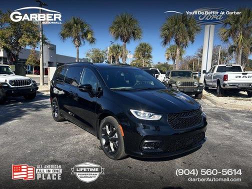 Diamond Black 2026 Chrysler Pacifica Select