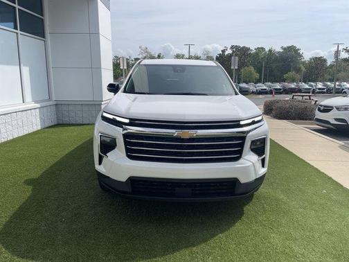Summit White 2026 Chevrolet Traverse LT