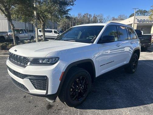 2026 Jeep Grand Cherokee Laredo