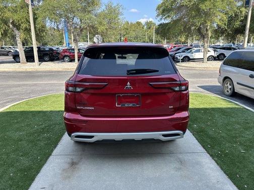 2023 Mitsubishi Outlander SE