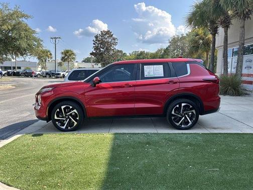 2023 Mitsubishi Outlander SE