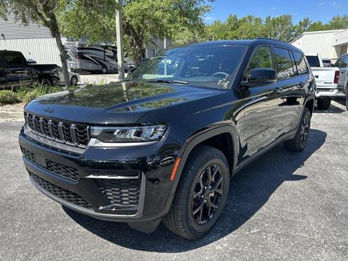 Diamond Black 2026 Jeep Grand Cherokee L Laredo