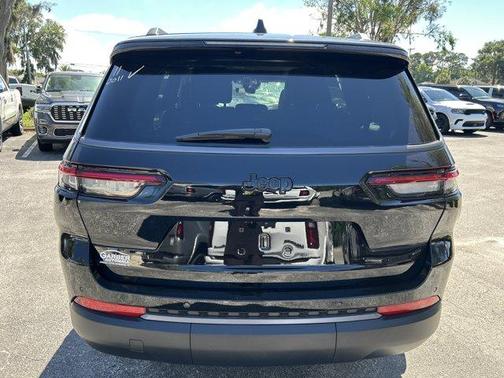 Diamond Black 2026 Jeep Grand Cherokee L Laredo