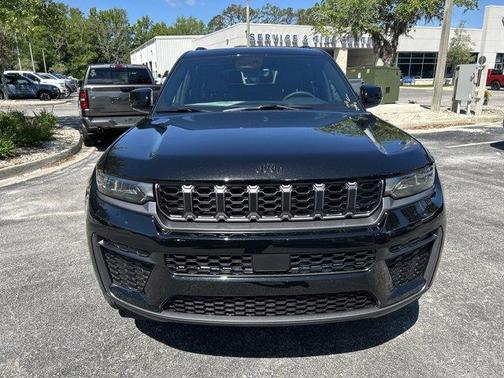 Diamond Black 2026 Jeep Grand Cherokee L Laredo