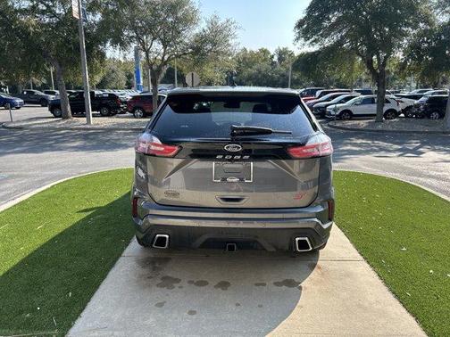2022 Ford Edge ST