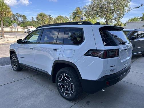 Bright White Clearcoat 2026 Jeep Cherokee LAREDO/LIMITED