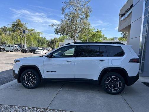 Bright White Clearcoat 2026 Jeep Cherokee LAREDO/LIMITED