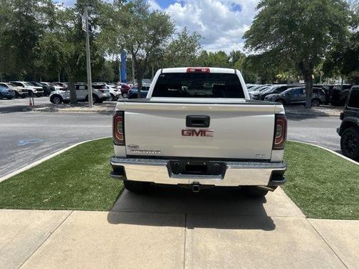 Summit White 2018 GMC Sierra 1500 SLT