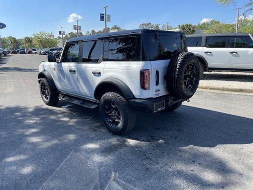Oxford White 2026 Ford Bronco Badlands