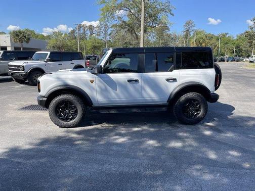 Oxford White 2026 Ford Bronco Badlands
