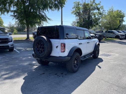 Oxford White 2026 Ford Bronco Badlands