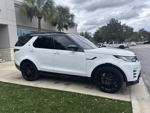 2022 Land Rover Discovery P300 S R-Dynamic