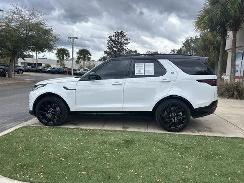 2022 Land Rover Discovery P300 S R-Dynamic