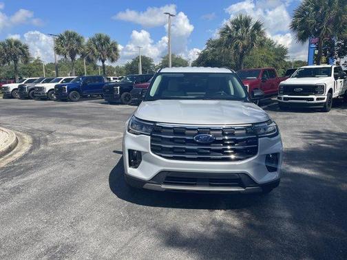 Space White Metallic 2026 Ford Explorer Active