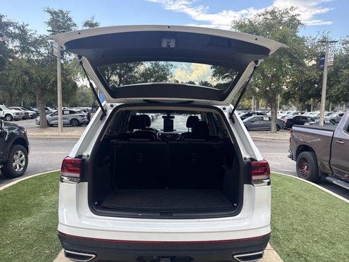 Pure White 2022 Volkswagen Atlas 3.6L SE w/Technology