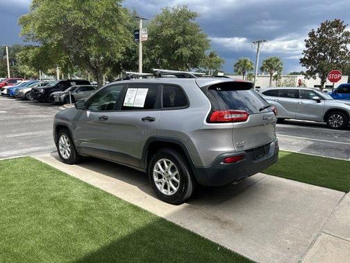 2016 Jeep Cherokee Sport
