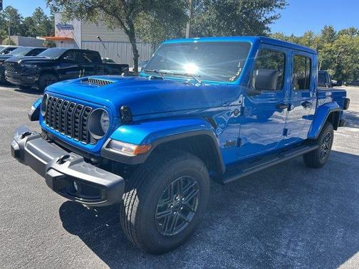 2025 Jeep Gladiator Sport