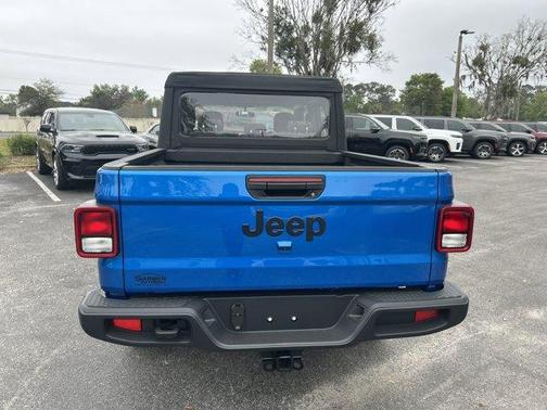 Hydro Blue Pearlcoat 2026 Jeep Gladiator Sport