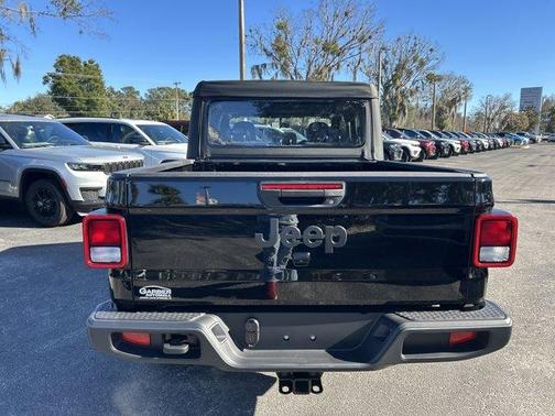 2026 Jeep Gladiator Sport