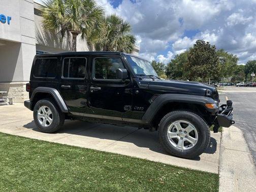 Black Clearcoat 2022 Jeep Wrangler Unlimited Sport