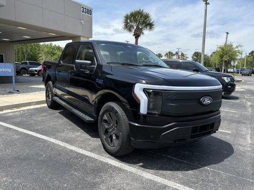 2025 Ford F-150 Lightning Flash