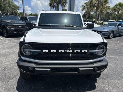 Oxford White 2026 Ford Bronco Outer Banks