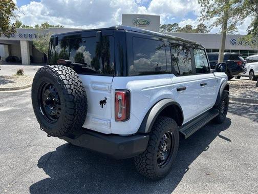 Oxford White 2026 Ford Bronco Outer Banks