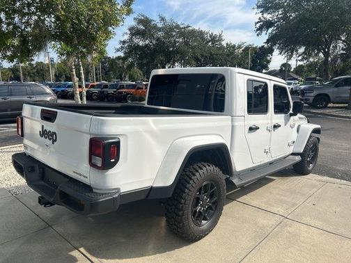 2025 Jeep Gladiator Sport