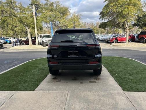 2024 Jeep Grand Cherokee Laredo