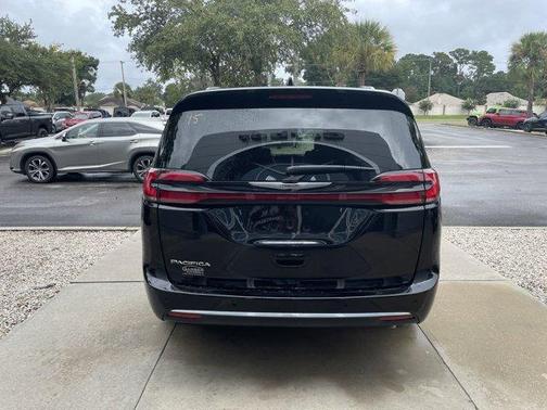 2026 Chrysler Pacifica Pinnacle