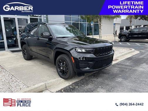 2025 Jeep Grand Cherokee Laredo