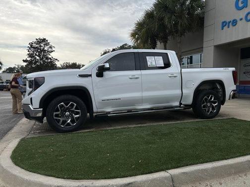 2023 GMC Sierra 1500 SLE