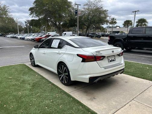 2022 Nissan Altima 2.5 SR