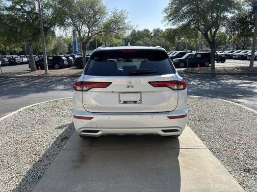 2023 Mitsubishi Outlander SEL