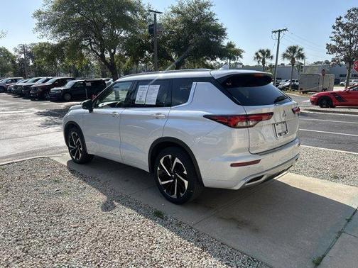 2023 Mitsubishi Outlander SEL