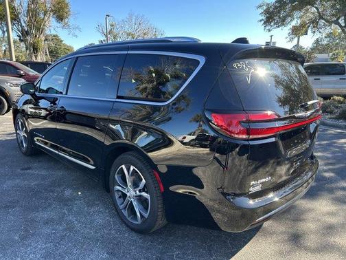 2026 Chrysler Pacifica Pinnacle