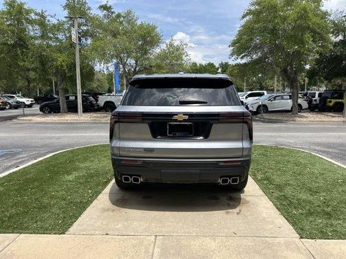 Sterling Gray Metallic 2024 Chevrolet Traverse LS