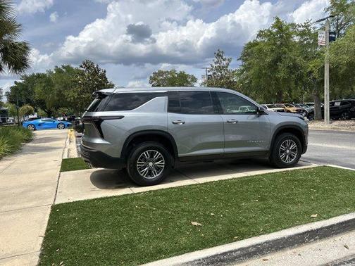 Sterling Gray Metallic 2024 Chevrolet Traverse LS
