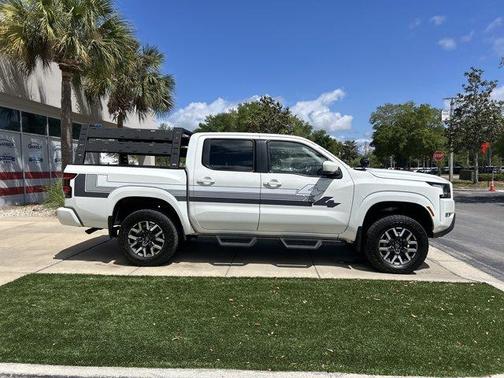Glacier White 2023 Nissan Frontier SV