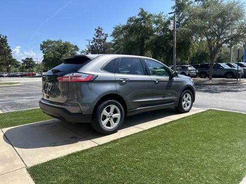 Gray Metallic 2024 Ford Edge SE