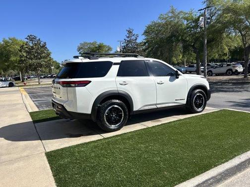 Glacier White 2024 Nissan Pathfinder Rock Creek