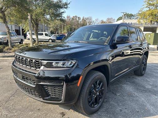 2026 Jeep Grand Cherokee Laredo