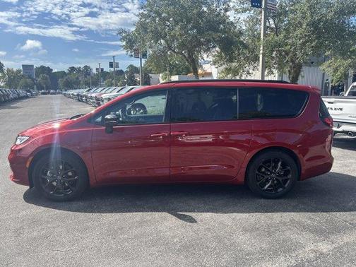 2026 Chrysler Pacifica Limited
