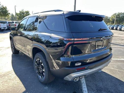 Mosaic Black Metallic 2027 Chevrolet Traverse Z71