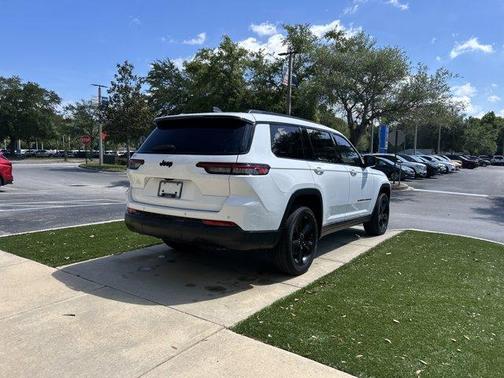 Bright White Clearcoat 2025 Jeep Grand Cherokee L Laredo