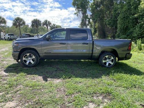 Granite Crystal Clearcoat Metallic 2026 RAM 1500 Express